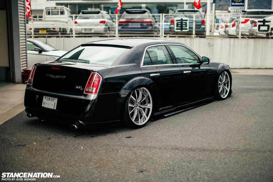  Chrysler 300C VIP Style by Aimga 2014 года  (фото 3 из 14)